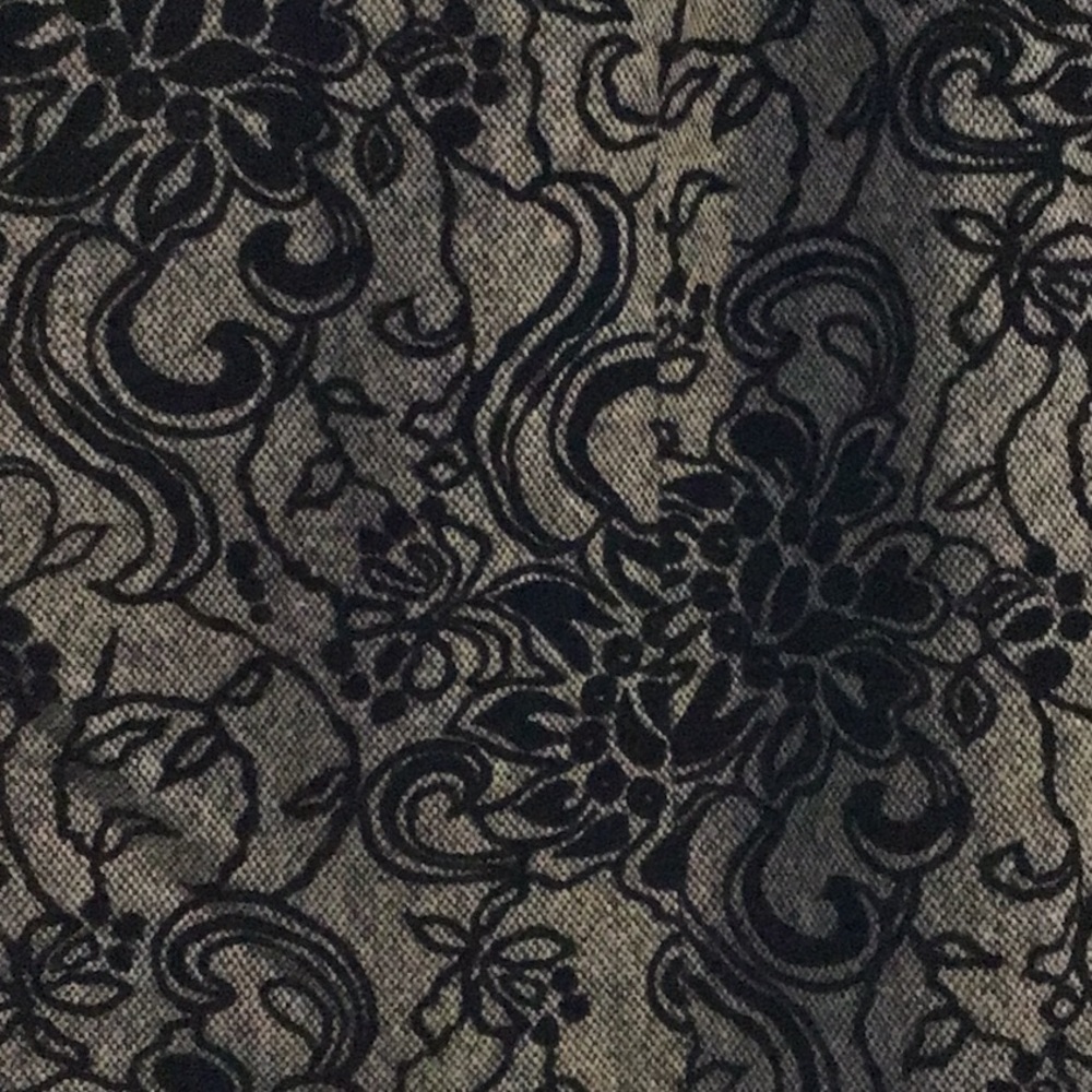 Loft gray and black floral print skirt size 10